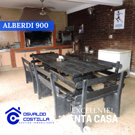 Venta de casa de 2 plantas 5 Hab en la calle Alberdi al 900