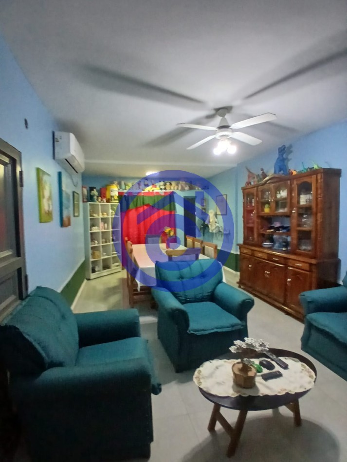 CASA EN VENTA PJE SAENZ PEÑA 3000