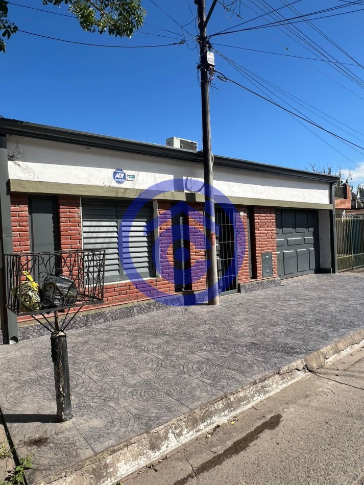 CASA EN VENTA PJE SAENZ PEÑA 3000