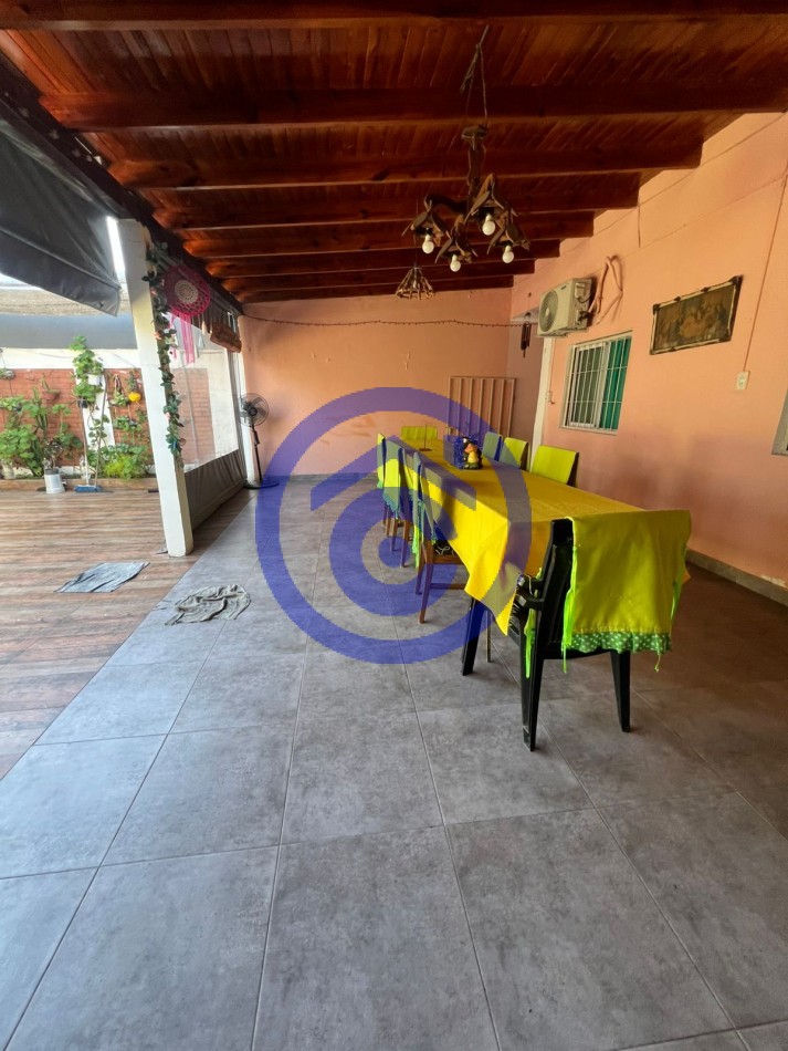 CASA EN VENTA PJE SAENZ PEÑA 3000