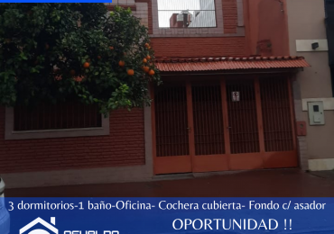 Venta Casa  de 3 hab en calle Santiago al 1500